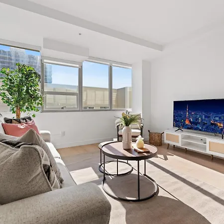 Stylist Downtown LA Gateway- 1BD Apartment